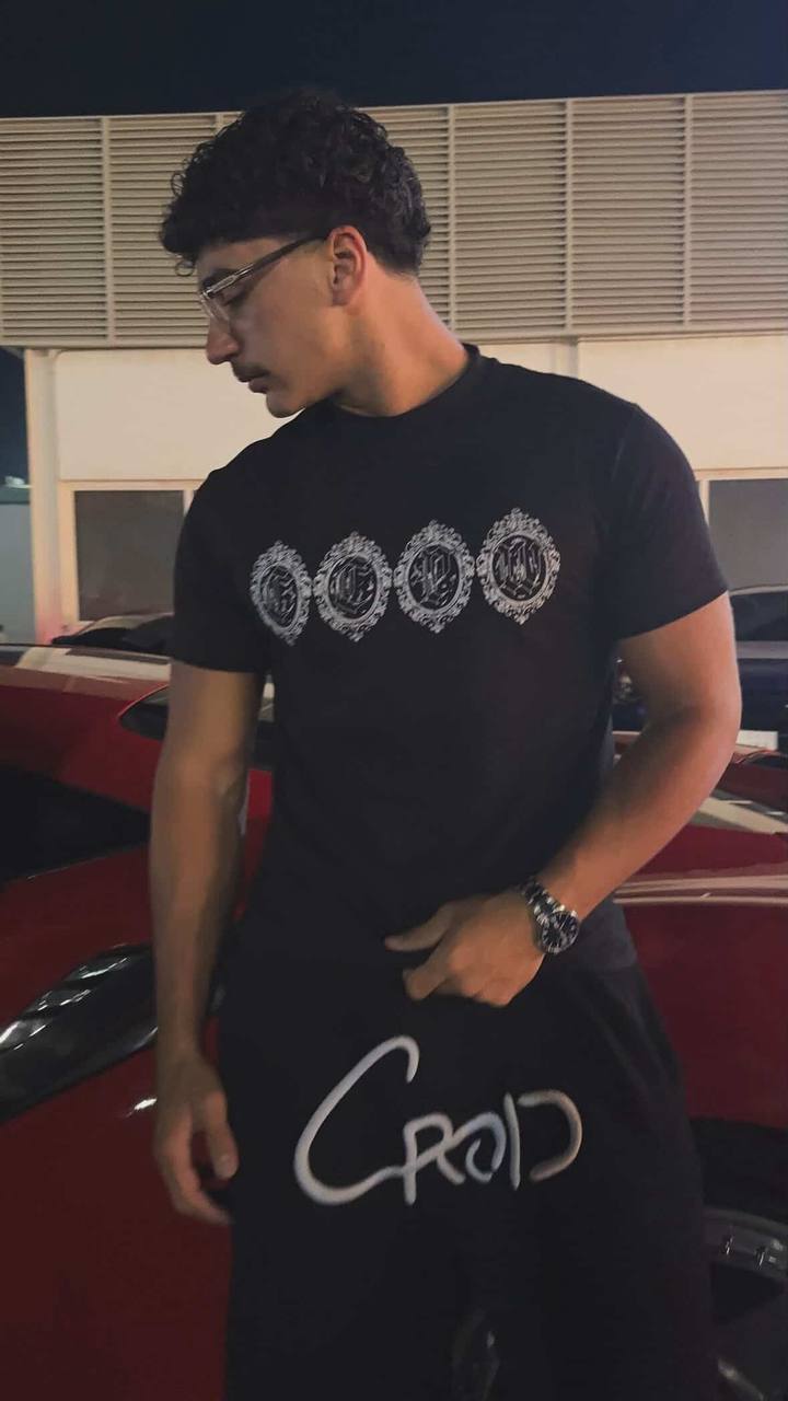 02 BLACK